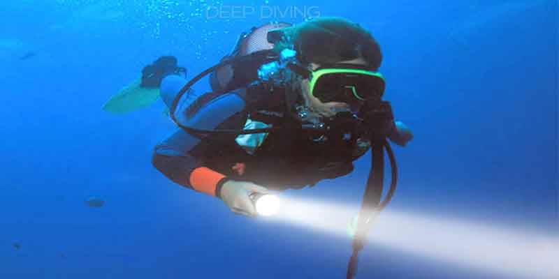 can you use regular flashlight underwater